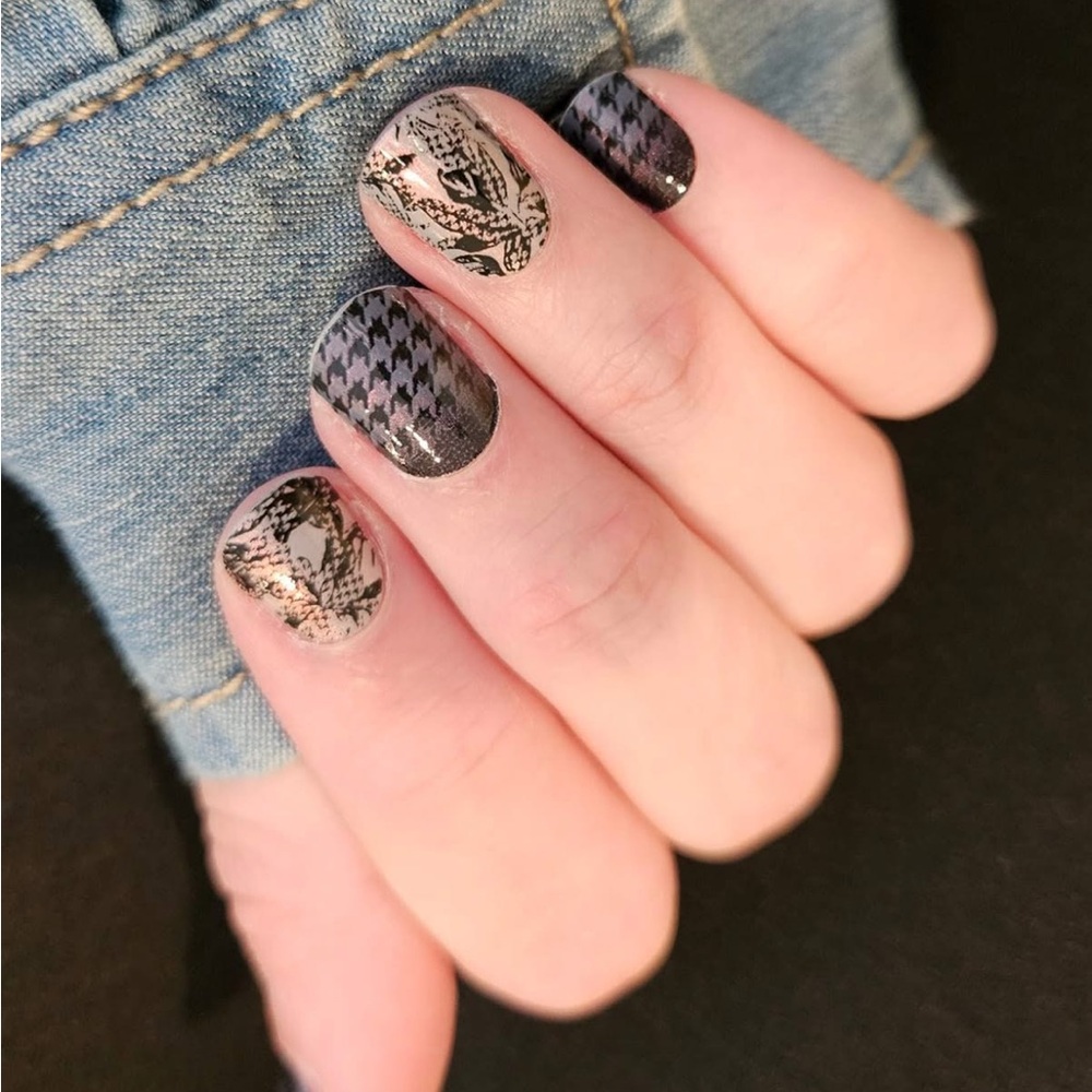 *Exclusive* Color Street: TGI Fab | Houndstooth Black Gray Blue Ombre Fall - Picture 15 of 15